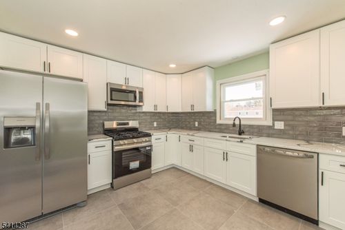 10 Cardinal Ln, Lincoln Park, NJ, 07035-1128 | Card Image