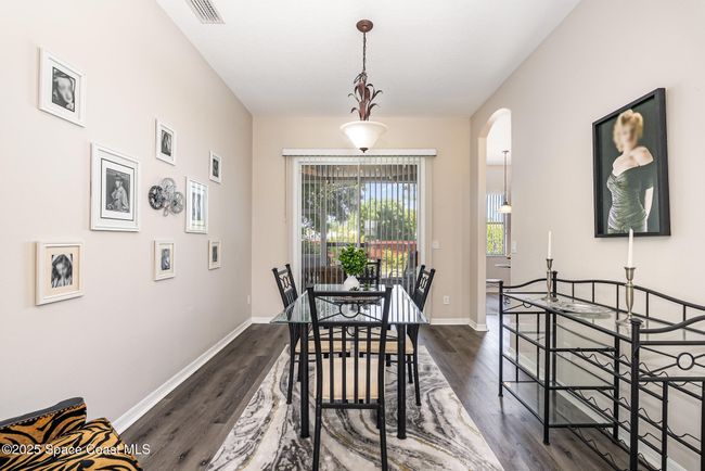 Sliders to the screened in porch | Image 5