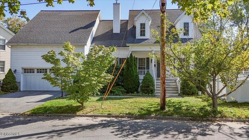 20 Beekman St, Saratoga Springs, NY, 12866-4007 | Card Image