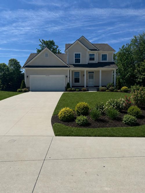 10-26350 Pine Gate Dr, Chesterfield, MI, 48051-2572 | Card Image