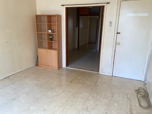 apt-1l-74 64th Pl, Glendale, NY, 11385-6190 | Card Image