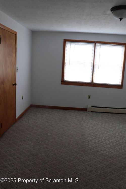 b-112 1st St, BLAKELY, PA, 18447-1296 | Card Image