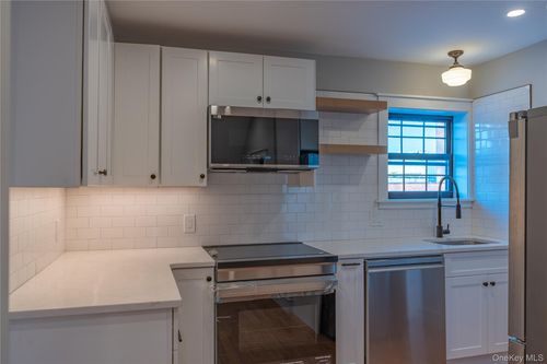 2-85 Cannon St, Poughkeepsie, NY, 12601-3303 | Card Image