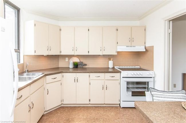 508 - 22 Marilyn Dr, House attached with 3 bedrooms, 2 bathrooms and 1 parking in Guelph ON | Image 16
