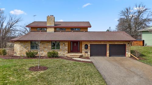 9134 Fox Run Cir, Eden Prairie, MN, 55347-2028 | Card Image