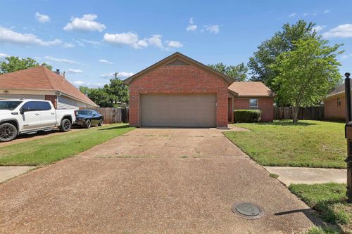 6958 Lagrange Cir N, Cordova, TN, 38018-7889 | Card Image