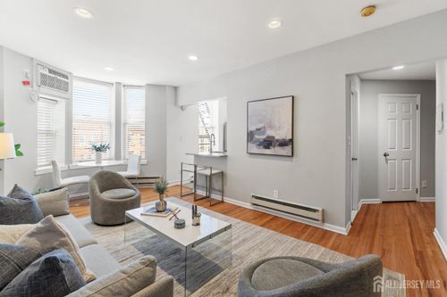 apt-4c-1315 Washington St, Hoboken, NJ, 07030-5440 | Card Image