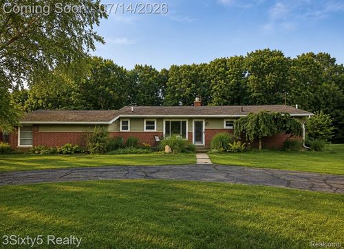9251 Tonneberger Dr, Tecumseh, MI, 49286-9756 | Card Image