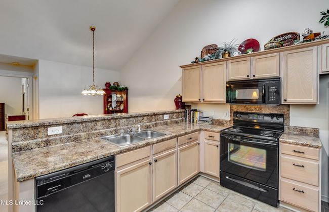 804 Charmant-48 | Image 19