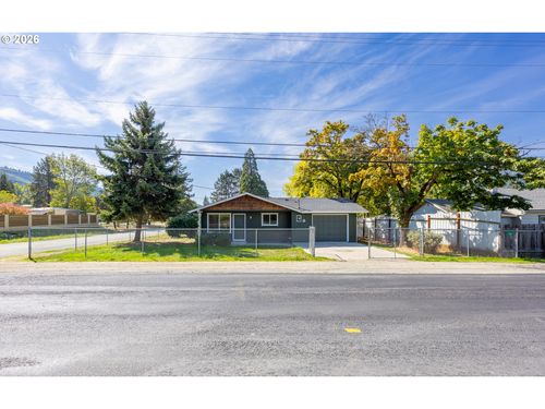 168 Walnut St, Myrtle Creek, OR, 97457-9372 | Card Image