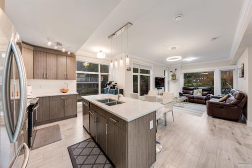 207-13799 101 Ave, Surrey, BC, V3T0N9 | Card Image