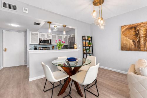 1808-4900 Brittany Dr S, ST PETERSBURG, FL, 33715-1647 | Card Image