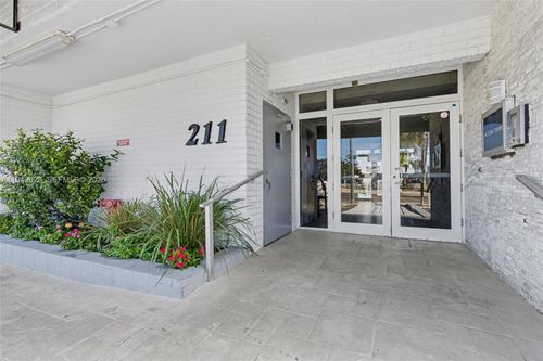 apt-205-211 S Ocean Dr, Hollywood, FL, 33019-1706 | Card Image