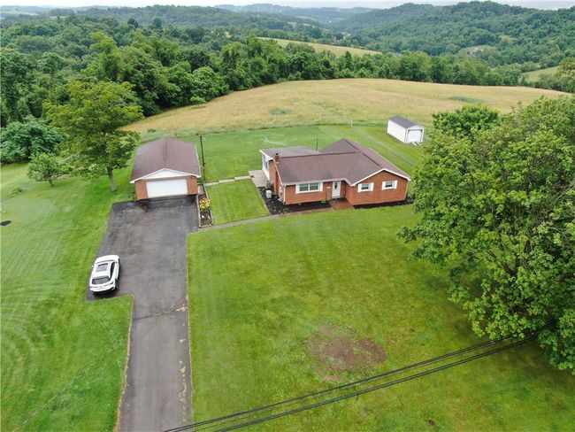 3940 Park Ave, House other with 4 bedrooms, 2 bathrooms and 4 parking in Prosperity PA | Image 5