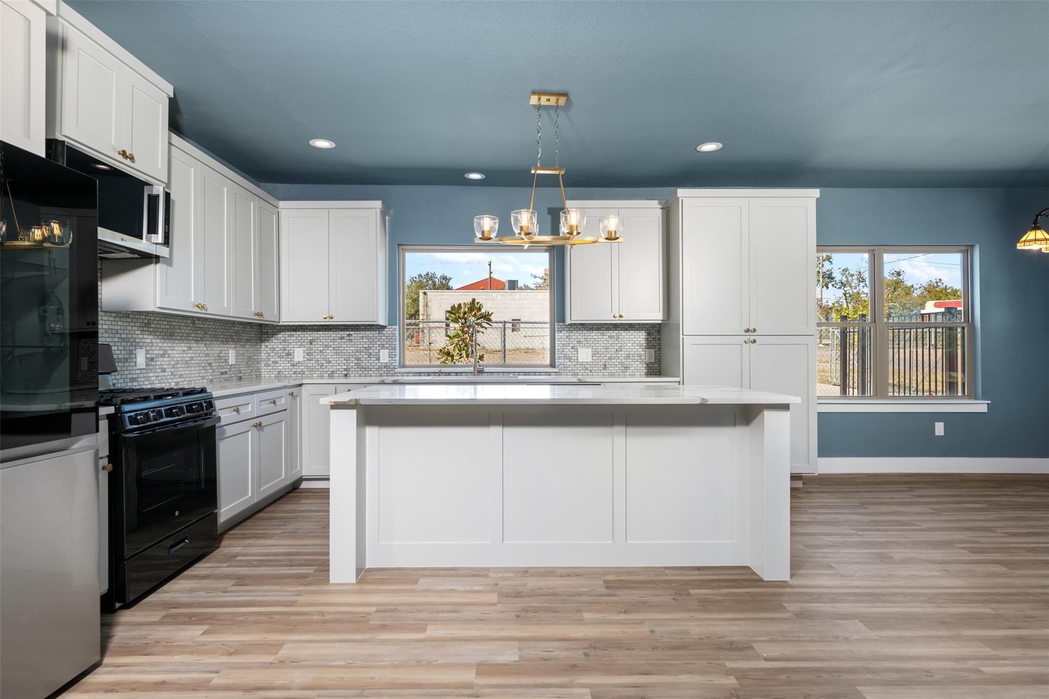 Commercial Sale in Temple 4