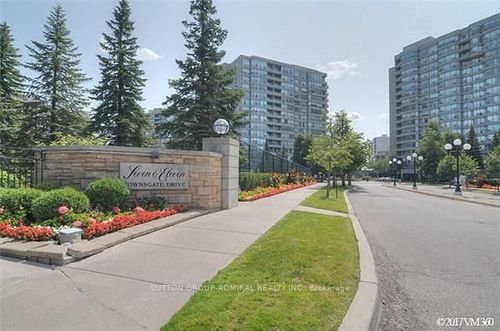 1002-11 Townsgate Dr, Vaughan, ON, L4J8G4 | Card Image