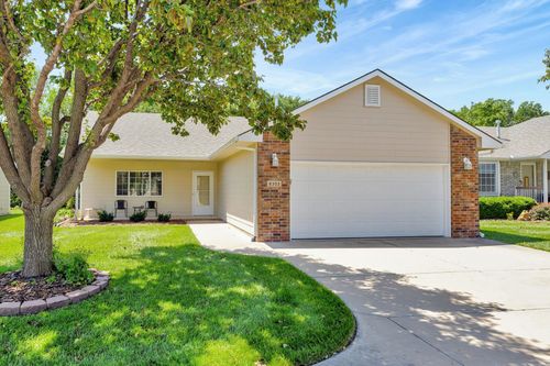 8303 W Nantucket St, Wichita, KS, 67212-6253 | Card Image