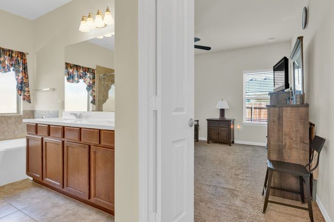10008 Gertrudis Loop, House other with 3 bedrooms, 2 bathrooms and null parking in Austin TX | Image 14