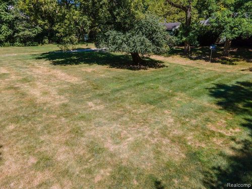 25690 W 14 Mile Rd, Bloomfield Hills, MI, 48301-3658 | Card Image