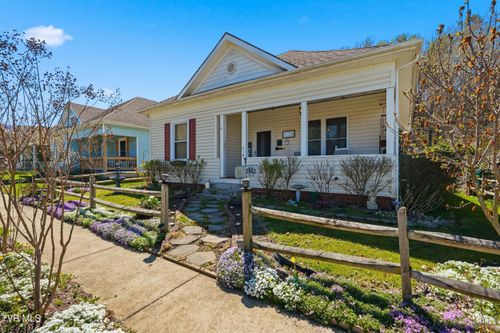 418 Opekiska St, Erwin, TN, 37650-1712 | Card Image