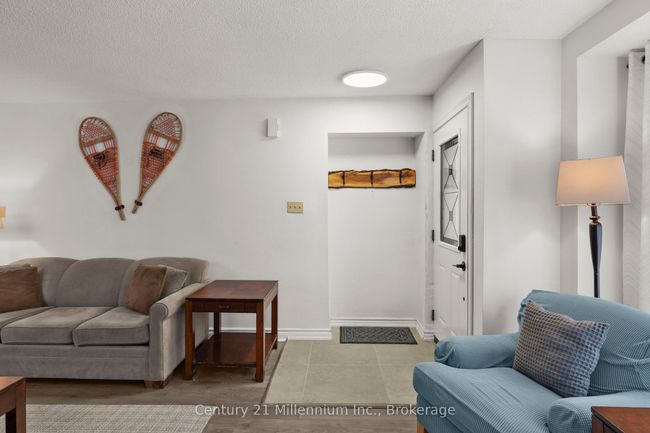 159 Vacation Inn Dr, Condo with 3 bedrooms, 3 bathrooms and 1 parking in Collingwood ON | Image 5