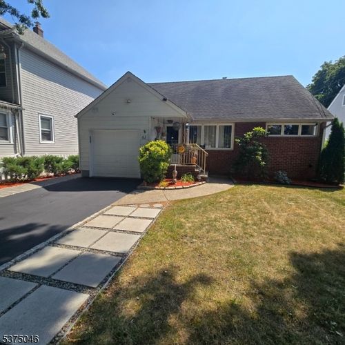 61 Hobart St, Ridgefield Park, NJ, 07660-1702 | Card Image