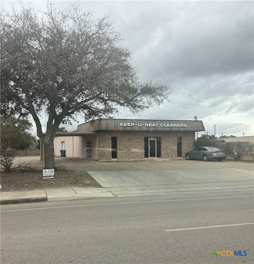 1325 W Austin St, Port Lavaca, TX, 77979-3703 | Card Image