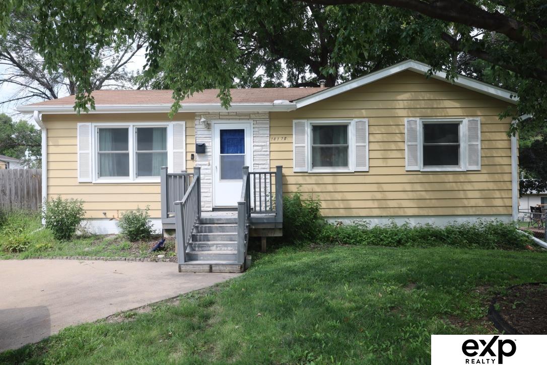 Cindy Cir, Omaha, NE 68137