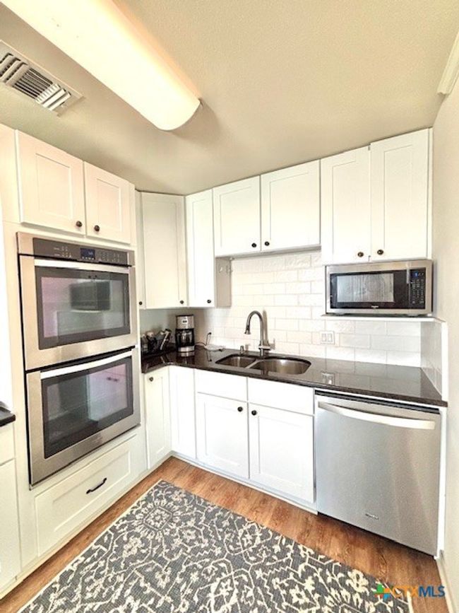 604 W Maple St, House other with 5 bedrooms, 3 bathrooms and null parking in Port O Connor TX | Image 12