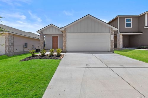 16071 Mahogany Way, Elmendorf, TX, 78112 | Card Image