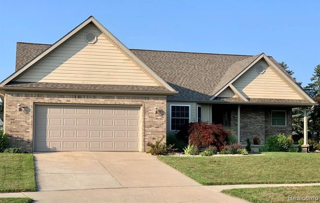 803 Ravenwood Court, House other with 3 bedrooms, 2 bathrooms and null parking in Mason MI | Image 2