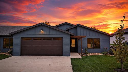 3917 Dorothys Ln, Spirit Lake, IA, 51360-3900 | Card Image