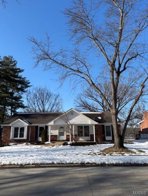 15623 Cedarmill Drive, Chesterfield, MO, 63017 | Card Image