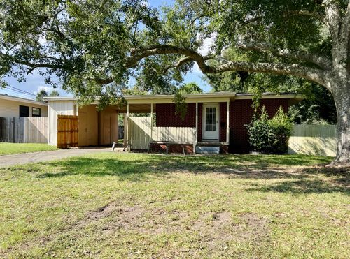 6552 College Dr, Milton, FL, 32570-3895 | Card Image