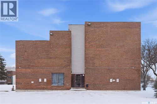 529 Av X S, Saskatoon, SK, S7M4P8 | Card Image