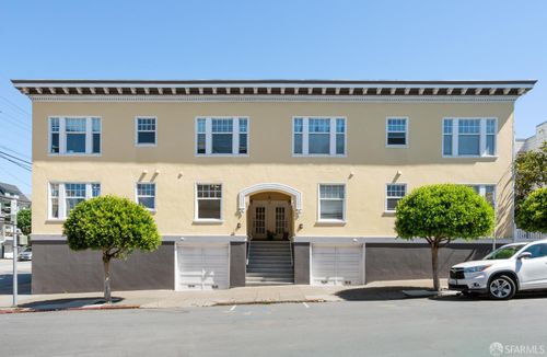 206 12th Ave, San Francisco, CA, 94118-2104 | Card Image
