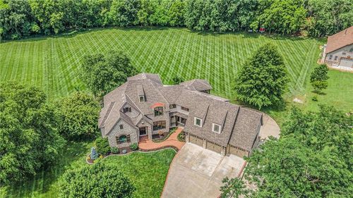 1900 Ne 159th St, Smithville, MO, 64089-9077 | Card Image