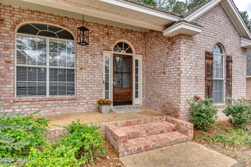 619 Hampshire Dr, Brandon, MS, 39047-7797 | Card Image