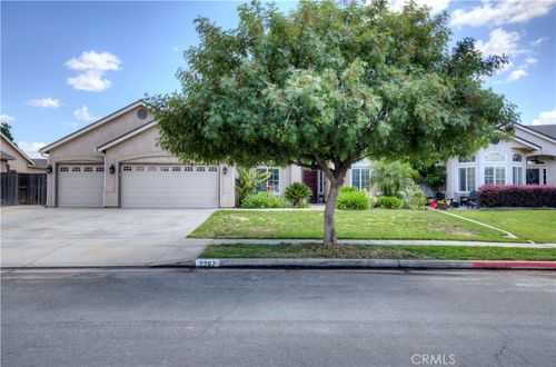2267 Lorena Ave, Sanger, CA, 93657-2194 | Card Image