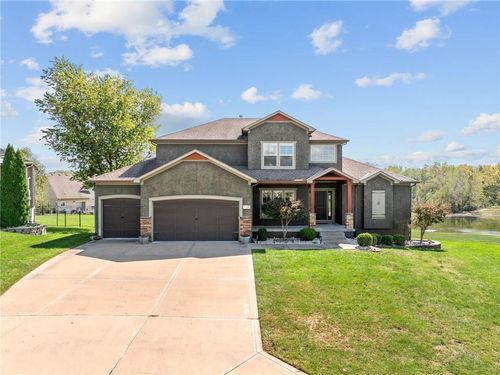 1210 Hillmann Ln, Warrensburg, MO, 64093-7895 | Card Image