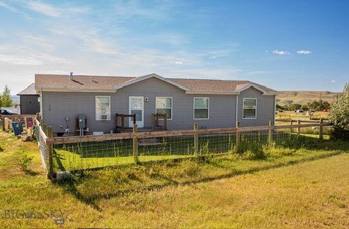 1102 E 2nd Ave, Big Timber, MT, 59011 | Card Image