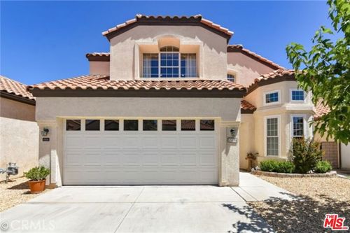 19196 Pine Way, Apple Valley, CA, 92308-4914 | Card Image