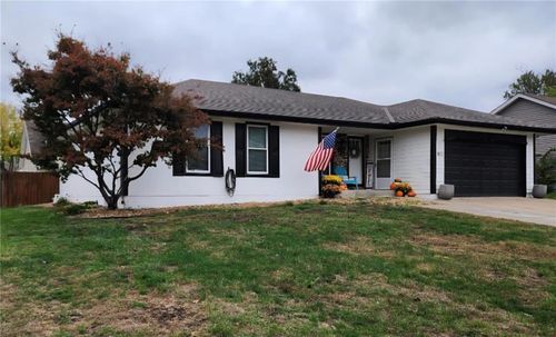 812 Apple Blossom St, Excelsior Springs, MO, 64024-1317 | Card Image