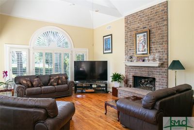 Sitting area off kitchen | Image 3