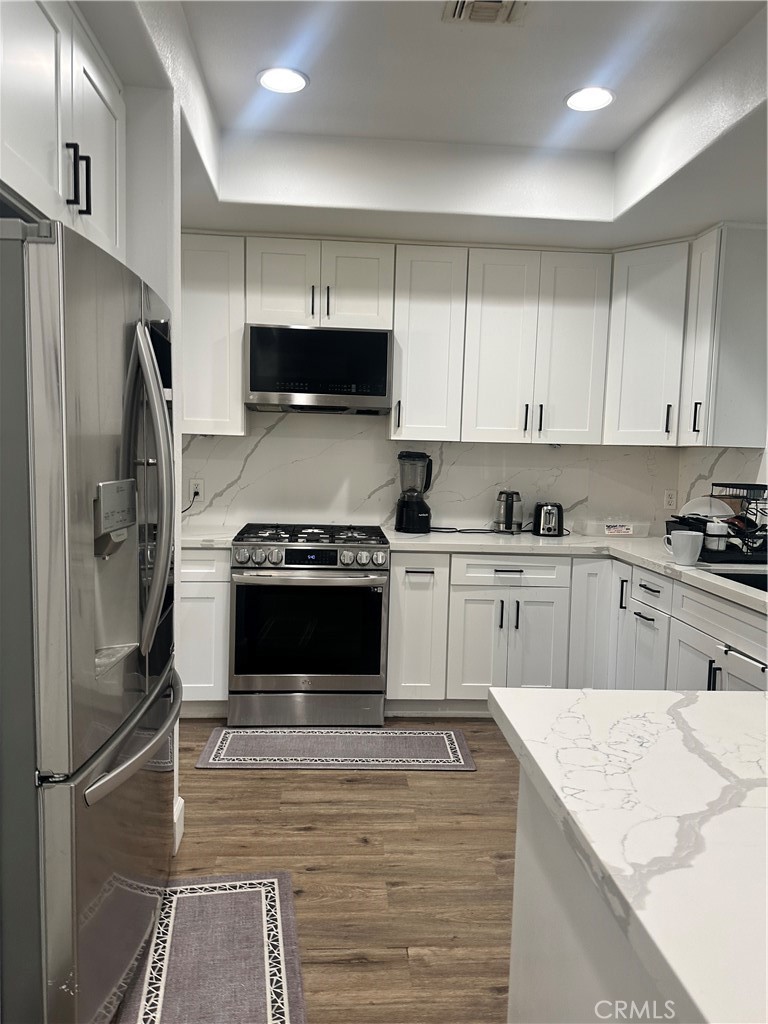 Residential Lease in Winnetka 4