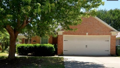 1813 Newton Dr, Flower Mound, TX, 75028-7319 | Card Image