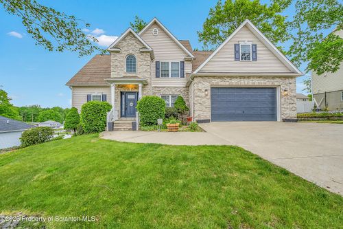 204 Red Oak Dr, Olyphant, PA, 18447-2252 | Card Image