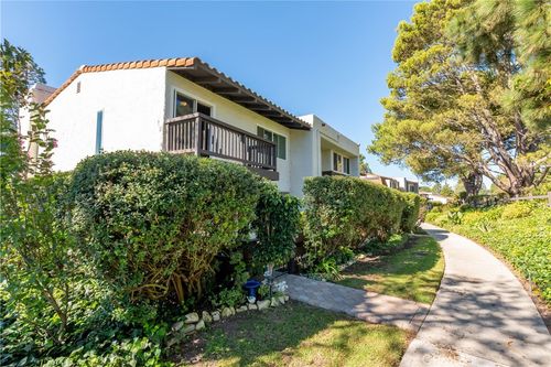 28 Sycamore Ln, Rolling Hills Estates, CA, 90274-3422 | Card Image