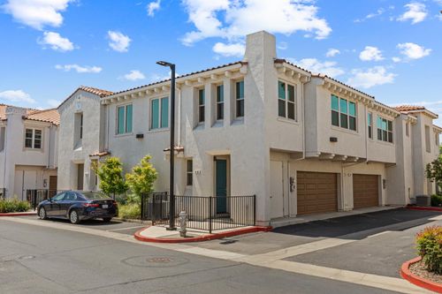 14101-5301 E Commerce Way, Sacramento, CA, 95835-3021 | Card Image