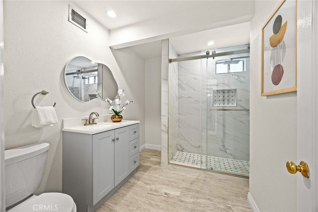 Bathroom | Image 18